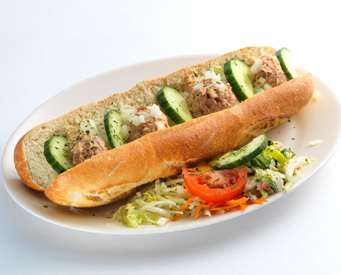 De viersprong stokbroodje tonijnsalade
